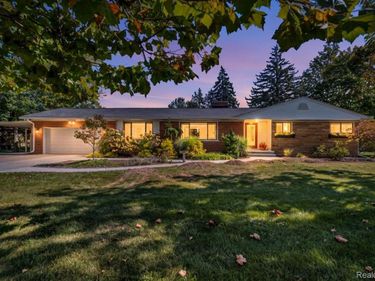 26215 ALLEN Road, Woodhaven, Mi 48183