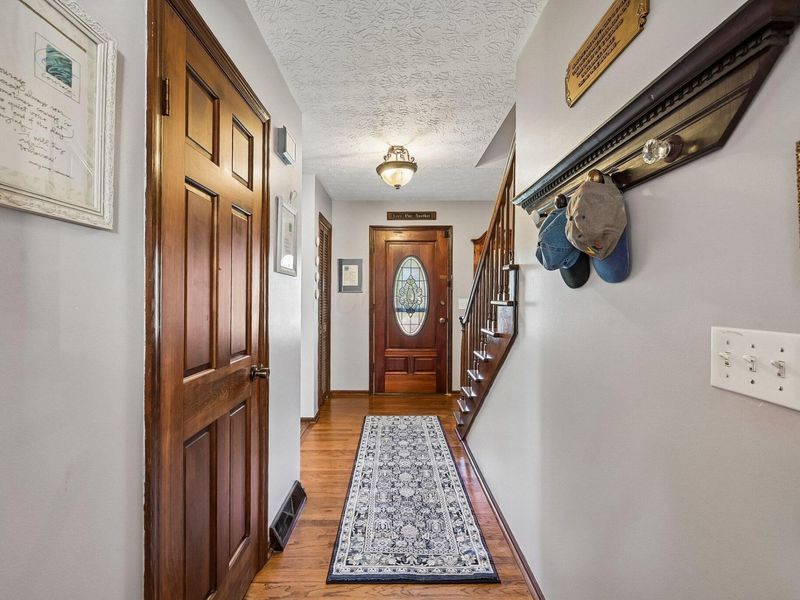 2832 Shady Ridge Drive, Columbus, OH 43231 Photo 14