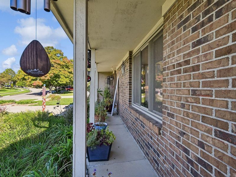 2832 Shady Ridge Drive, Columbus, OH 43231 Photo 9