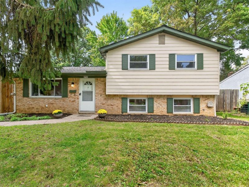2755 Cryodon Boulevard W, Columbus, OH 43232 Photo 2