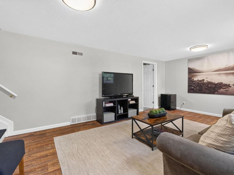 2755 Cryodon Boulevard W, Columbus, OH 43232 Photo 32