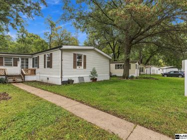 7803 N 101 Plaza, Unit 10, Omaha, NE 68122
