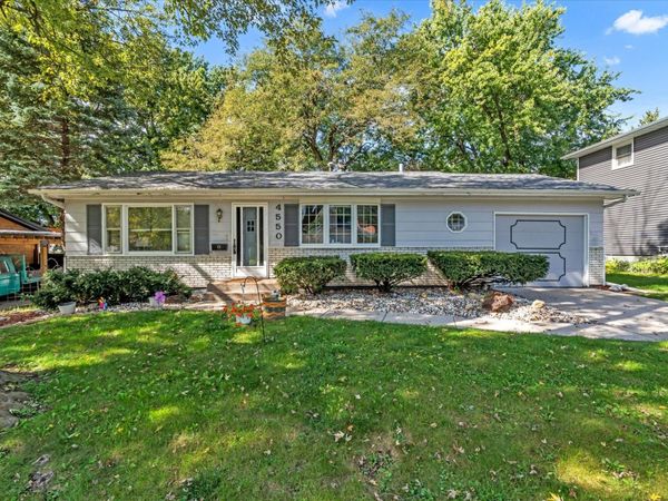 4550 Sheridan Street , Davenport, IA 52806