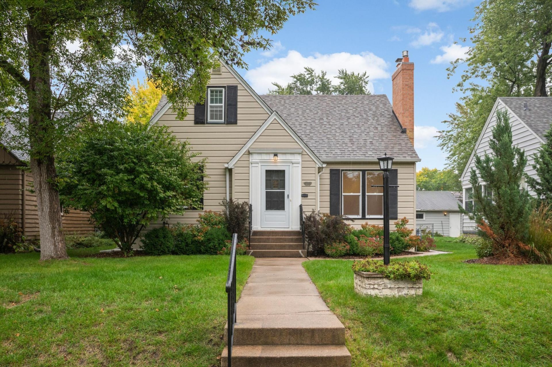 4150 Abbott Avenue N, Robbinsdale, MN 55422 Main Photo