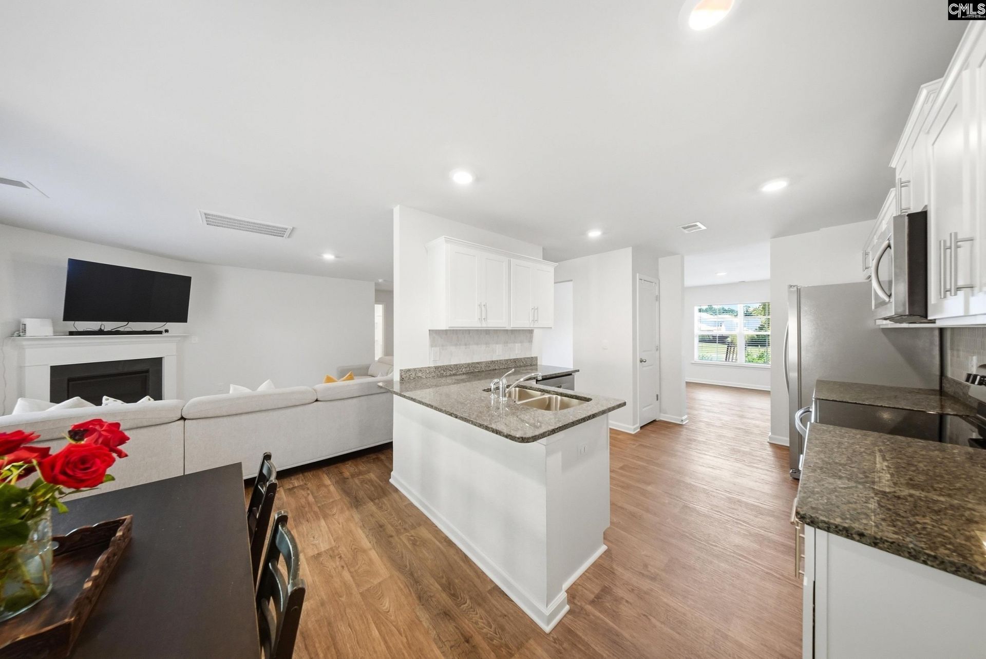 136 Carrington Drive  Photo 8