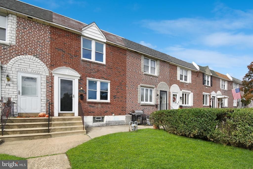 732 CRESCENT DRIVE , GLENOLDEN, PA 19036
