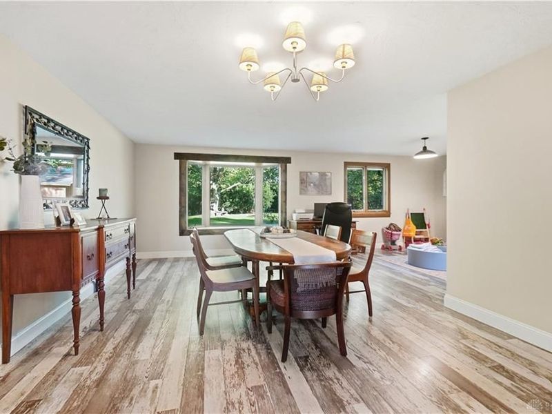 7685 Duffield Circle, Centerville, OH 45459 Photo 10
