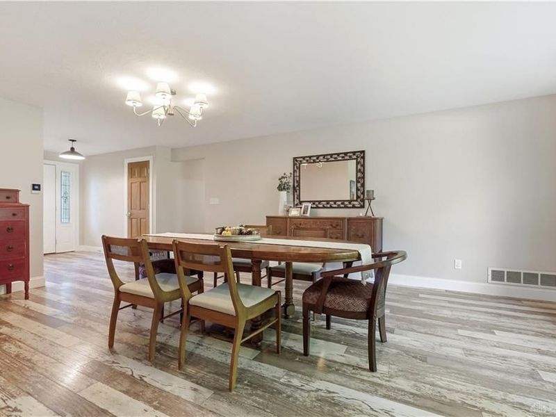 7685 Duffield Circle, Centerville, OH 45459 Photo 12