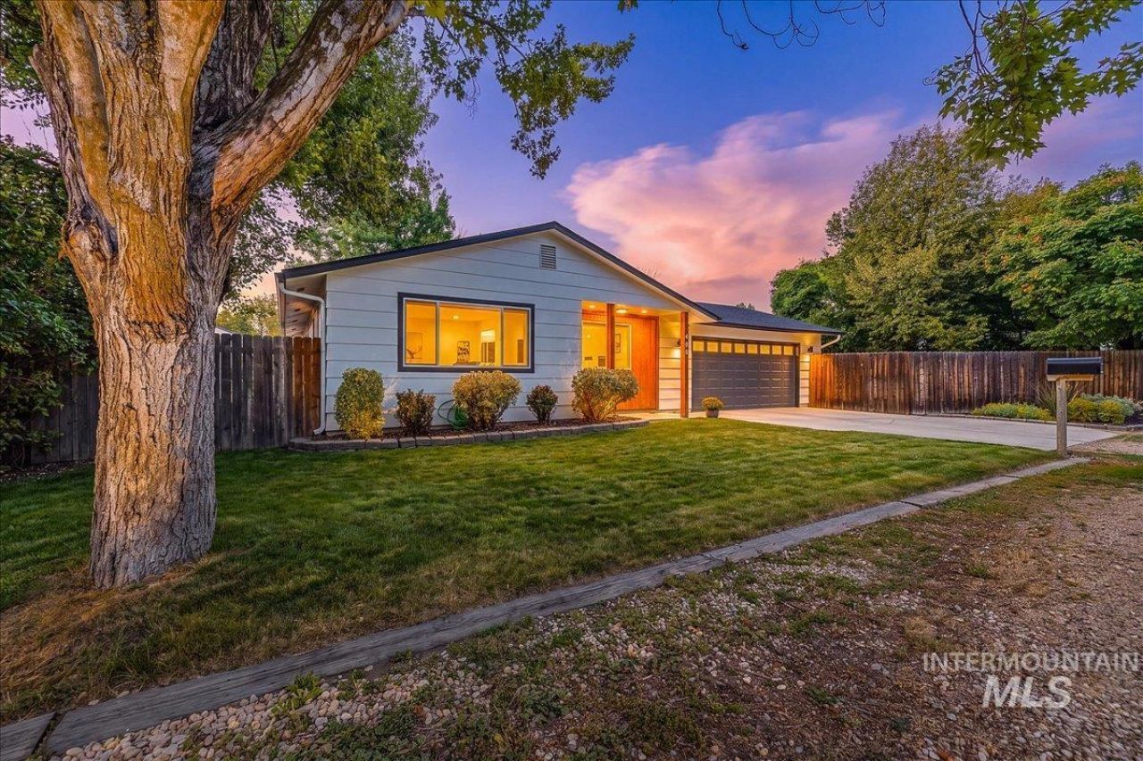 4614 W Alamosa St, Boise, ID 83703 Main Photo
