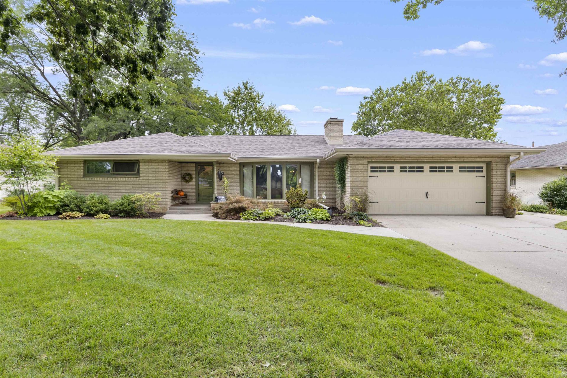415 Hemlock Lane, Rockford, IL 61107 Main Photo