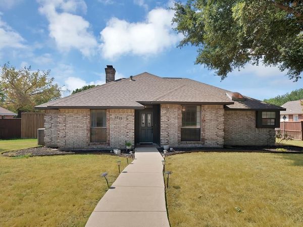 1215 Shawnee Trail , Carrollton, TX 75007