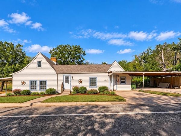 400 S 3rd Street , Grandview, TX 76050
