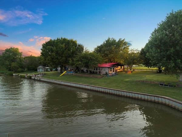 308 Causeway Cove , Seven Points, TX 75143