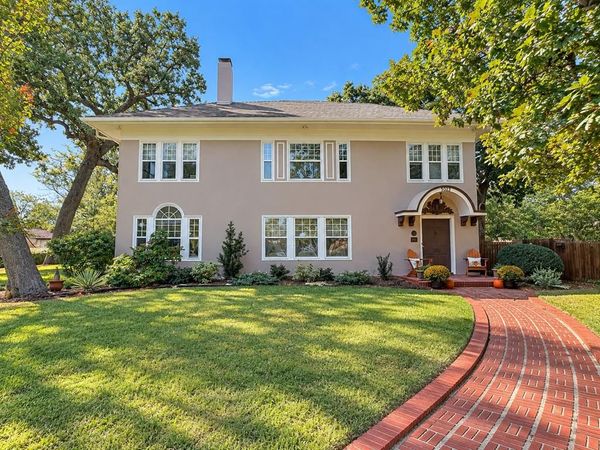 1023 W Oak Street , Denton, TX 76201