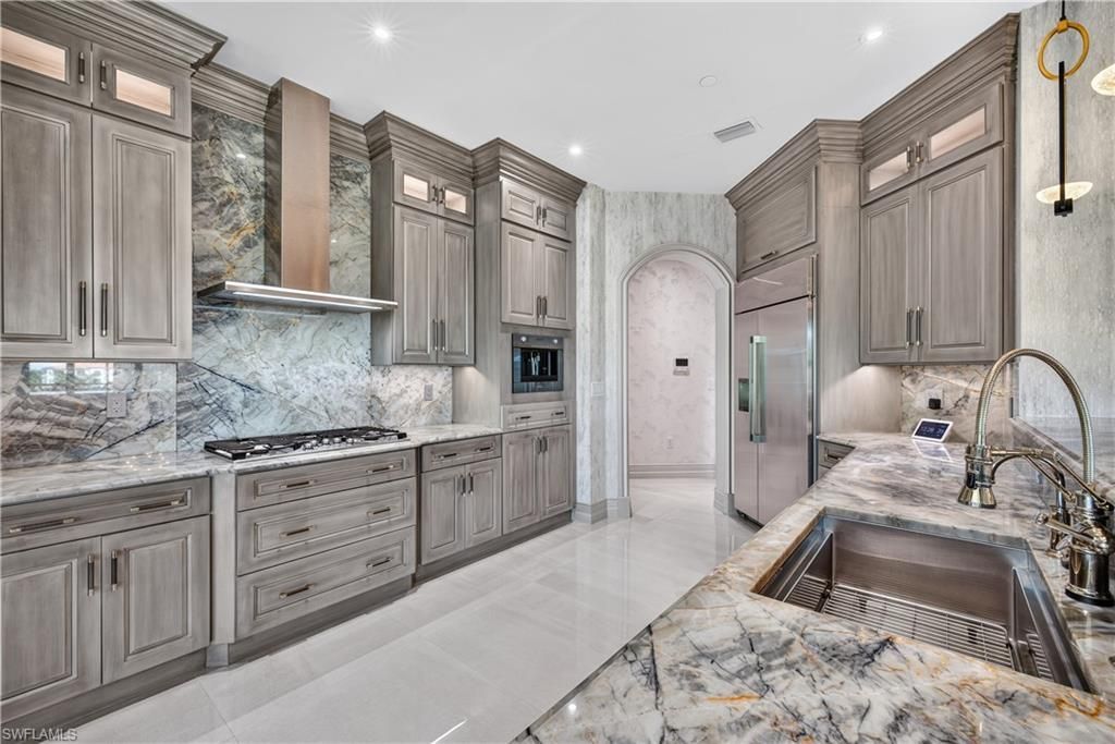 16347 Viansa Way, Unit 302, Naples, FL 34110 Photo
