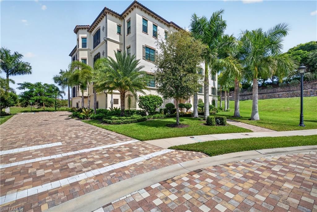 16347 Viansa Way, Unit 302, Naples, FL 34110 Photo