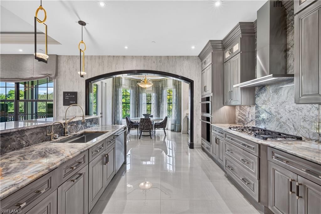 16347 Viansa Way, Unit 302, Naples, FL 34110 Photo