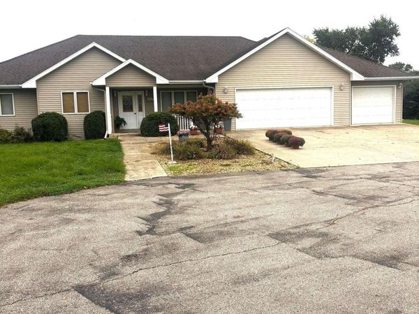 2014 Irvington Road, Algona, IA 50511