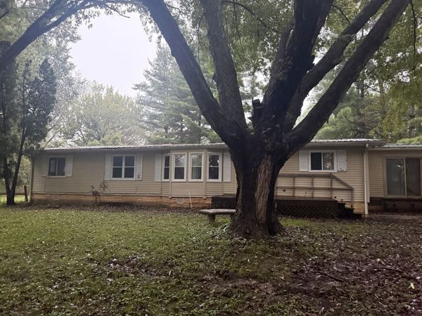 1010 Longmoor Avenue , Savanna, IL 61074