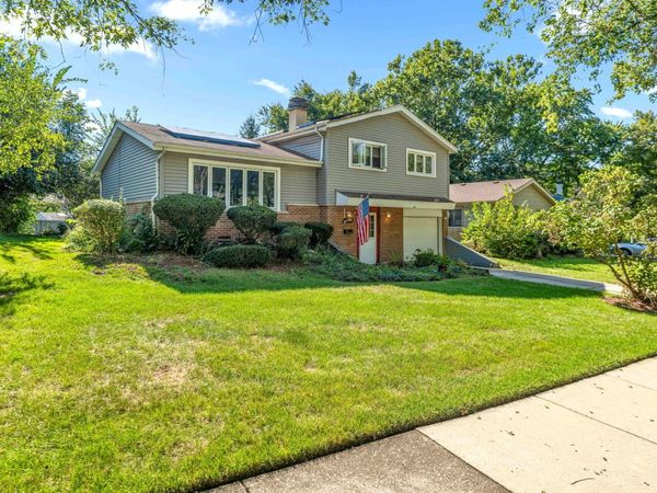 9137 W 91st Place , Hickory Hills, IL 60457
