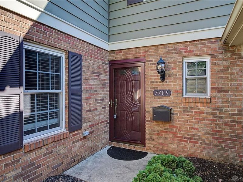 7789 Thomas Jefferson Lane, Centerville, OH 45459 Photo 5