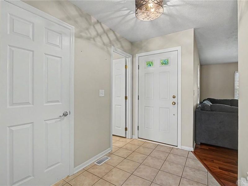 7789 Thomas Jefferson Lane, Centerville, OH 45459 Photo 6