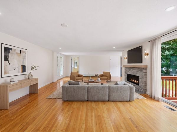 70 Muller Rd, Burlington, MA 01803
