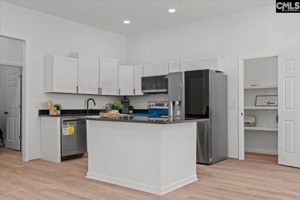 743 Warley Street Photo 4