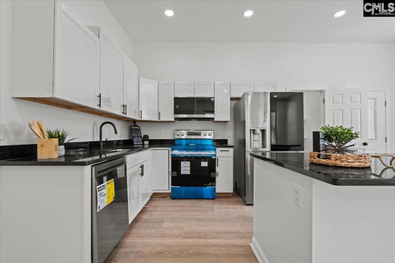 743 Warley Street Photo 5