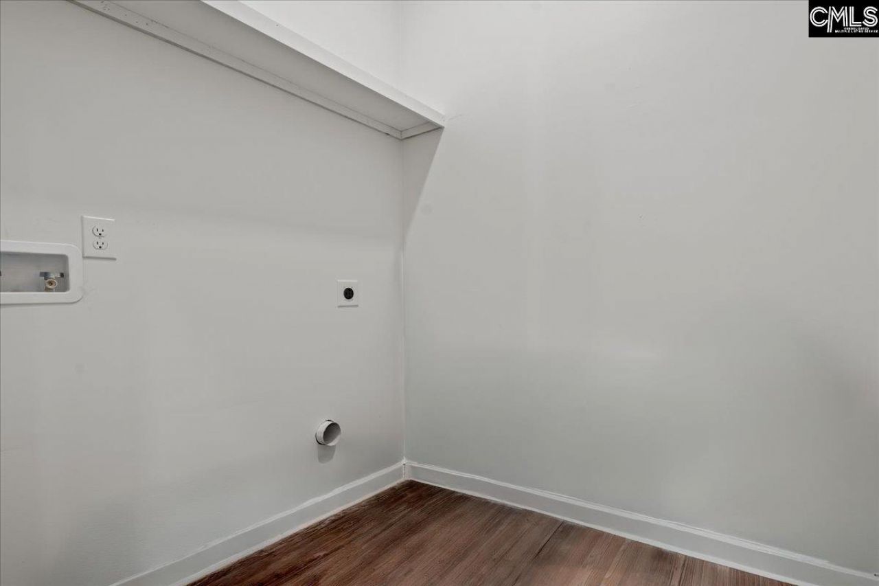 743 Warley Street Photo 9
