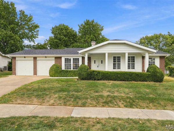 1230 Luray Drive, Chesterfield, MO 63017