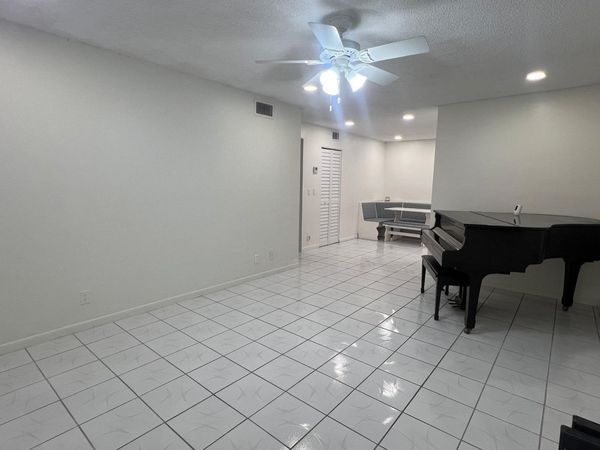 3294 NW 104TH Avenue, Unit 3294, Coral Springs, FL 33065
