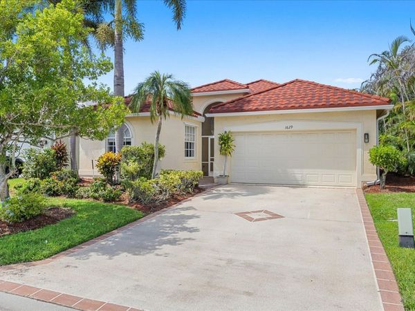1629 SE Shelburnie Way, Port St. Lucie, FL 34952