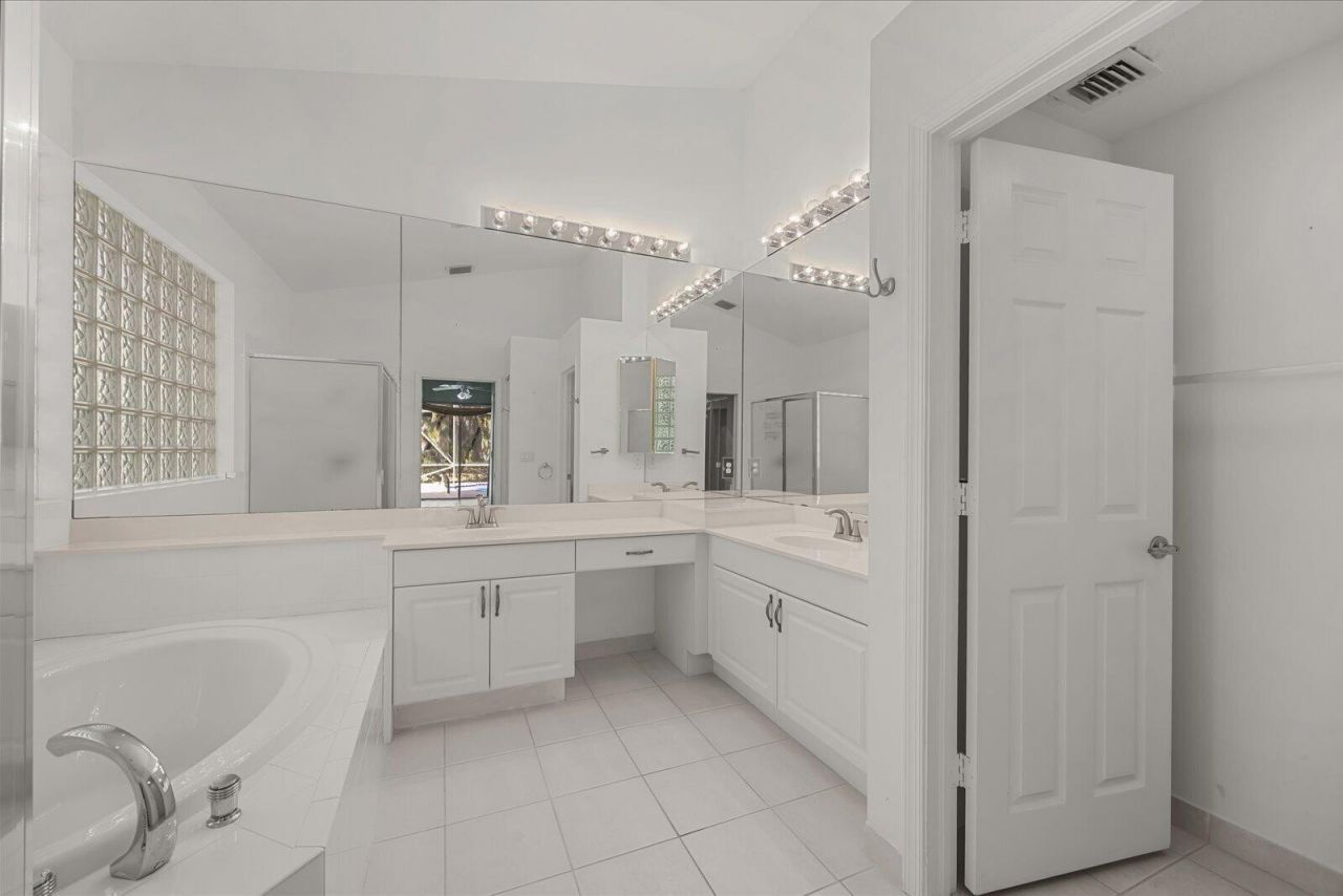1629 SE Shelburnie Way, Port Saint Lucie, FL 34952 Photo