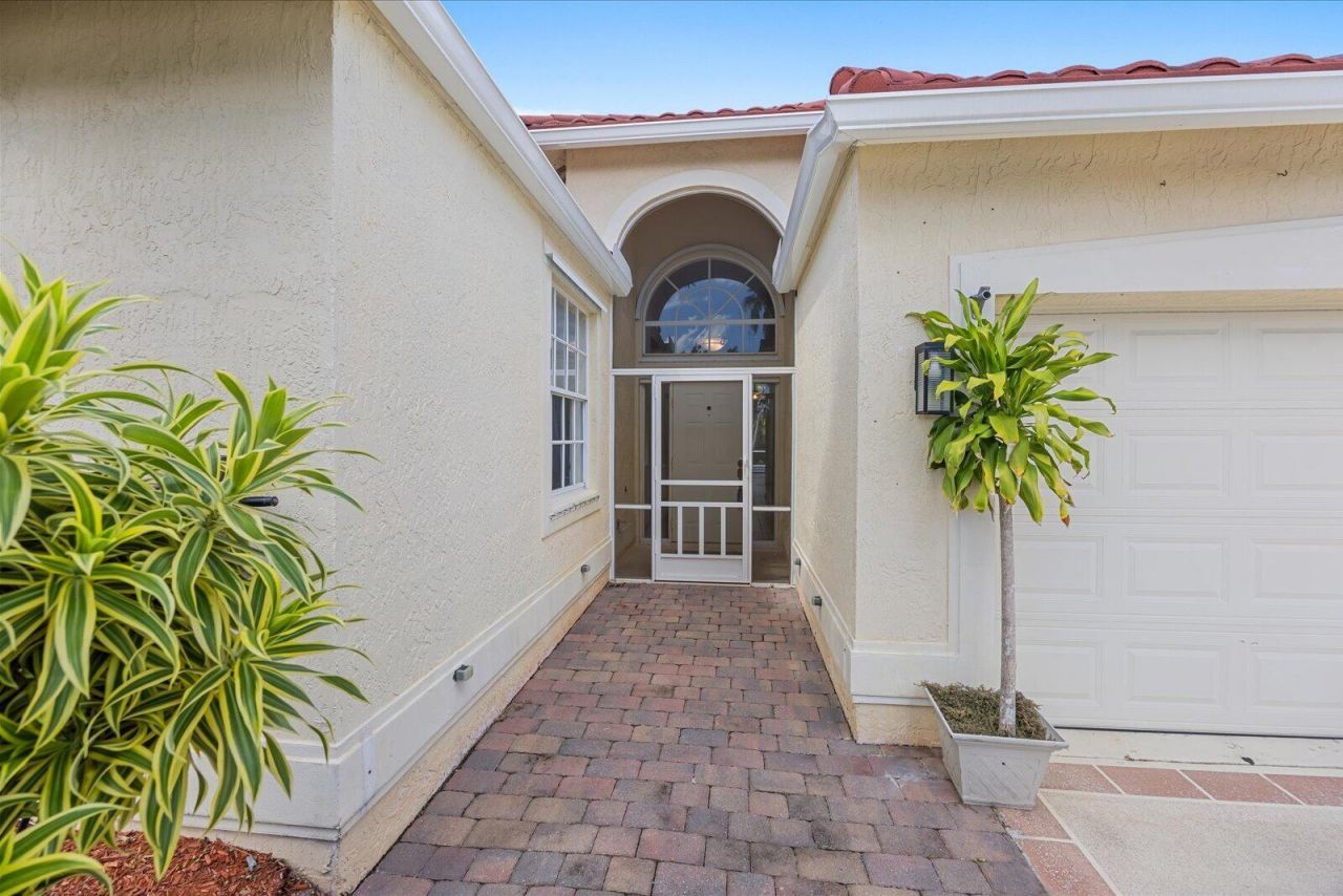 1629 SE Shelburnie Way, Port Saint Lucie, FL 34952 Photo