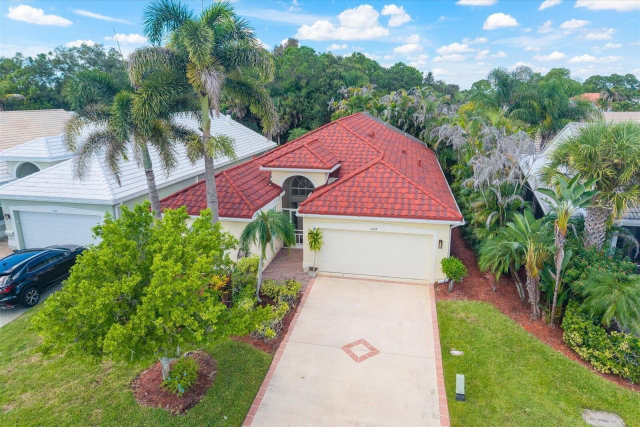 1629 SE Shelburnie Way, Port Saint Lucie, FL 34952 Photo