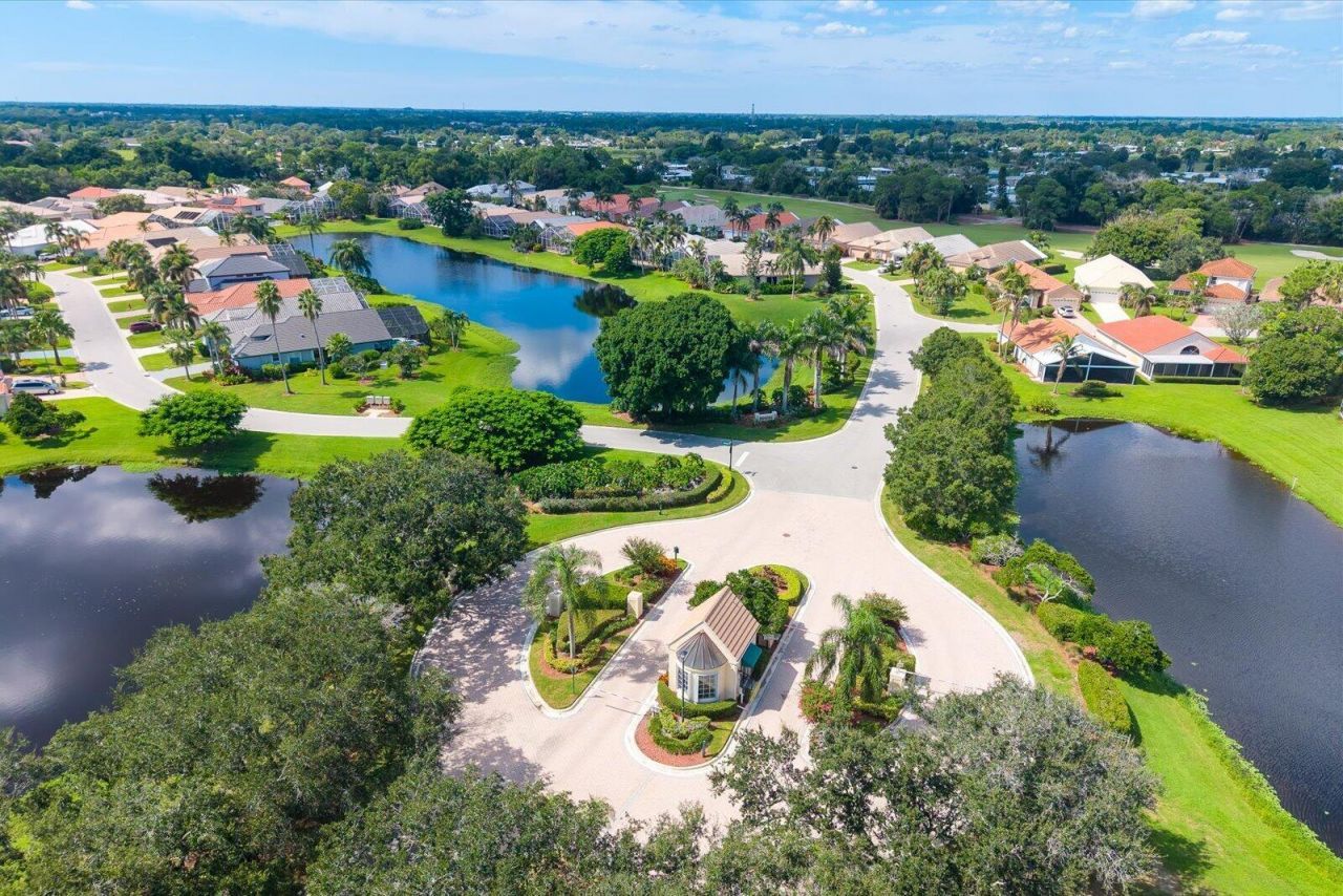 1629 SE Shelburnie Way, Port Saint Lucie, FL 34952 Photo