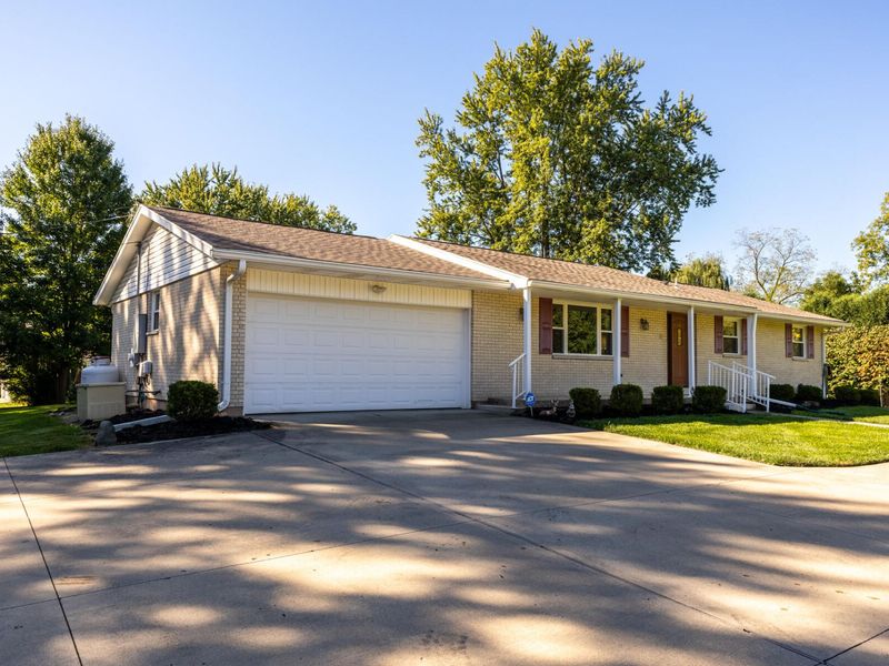 920 E Shoop Road, Tipp City, OH 45371 Photo 2