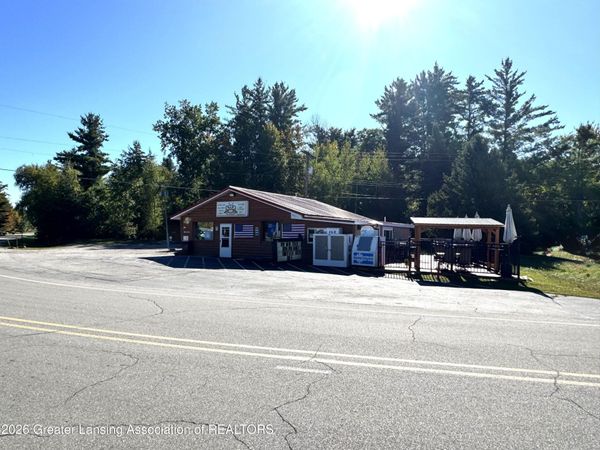 5013 Middle Road, Hope, MI 48628