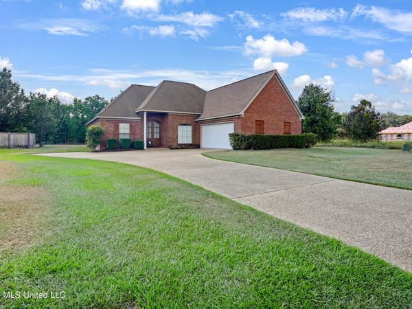 2159 Crossbridge Boulevard, Byram, MS 39272