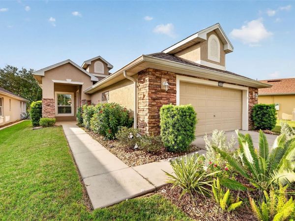 2009 BAYSIDE AVENUE , MOUNT DORA, FL 32757