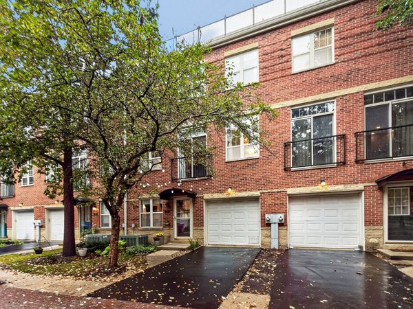 3253 N Bay Court , Chicago, IL 60618
