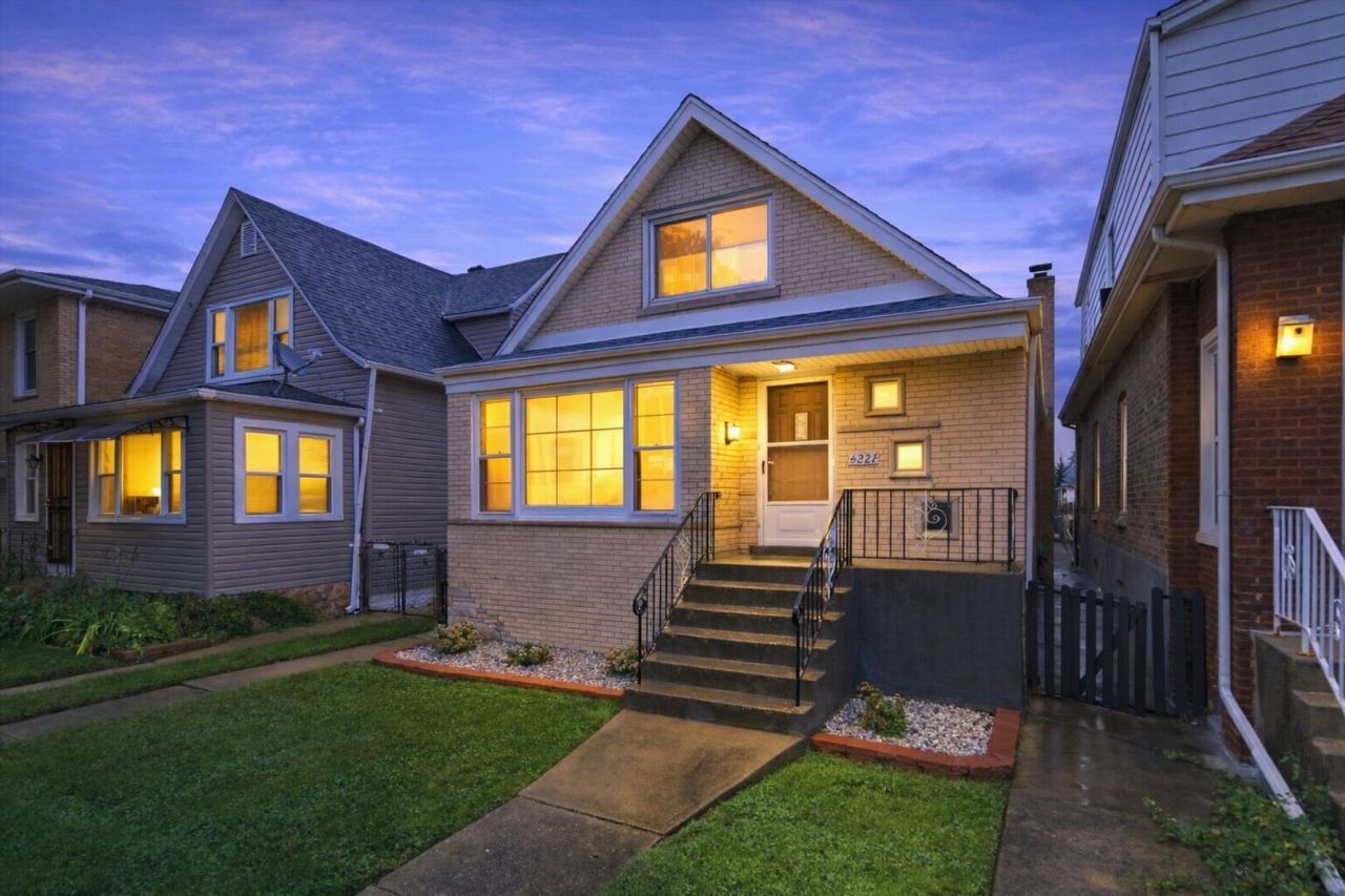 6221 S Tripp Avenue, Chicago, IL 60629 Main Photo