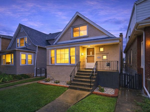 6221 S Tripp Avenue, Chicago, IL 60629