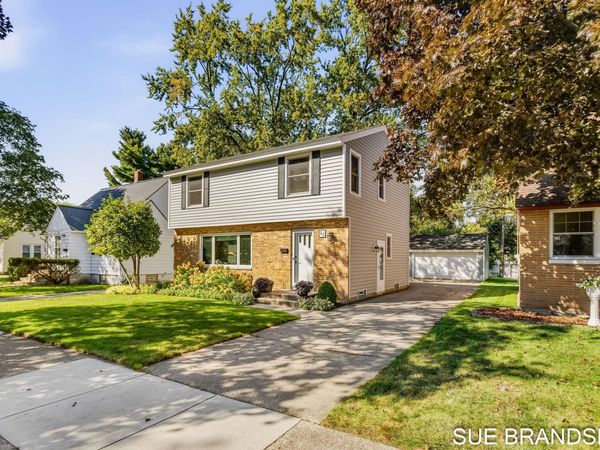 23 E 30th Street, Holland, MI 49423