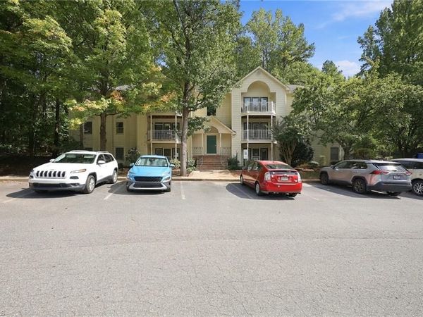 5928 W Friendly Avenue, Unit M, Greensboro, NC 27410