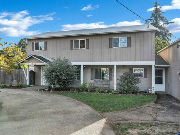 1203 Oak St, Amity, OR 97101