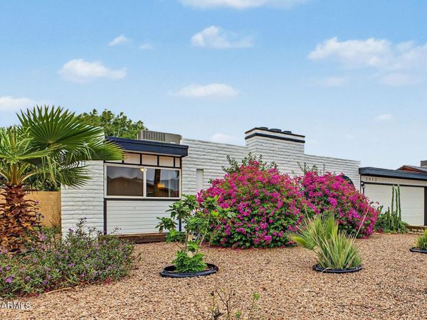 2917 W LAUREL Lane, Phoenix, AZ 85029