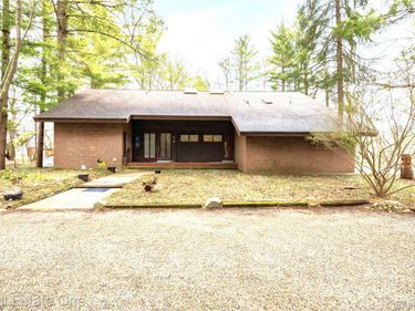 32674 Bingham Lane, Bingham Farms Village, Mi 48025