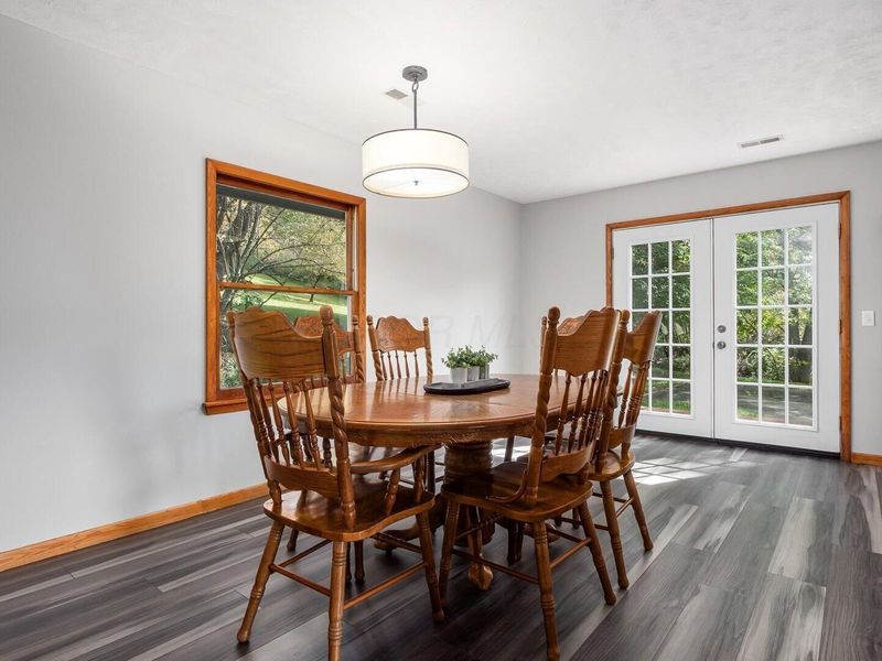 1681 S Watson Road SE, Heath, OH 43056 Photo 12